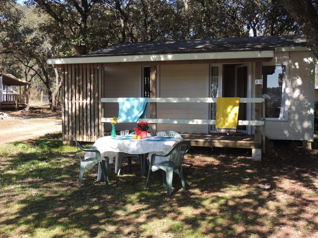 Camping Sommières Près De Nîmes | Domaine De Gajan : Camping Domaine De Gajan Chalet 1 Copier