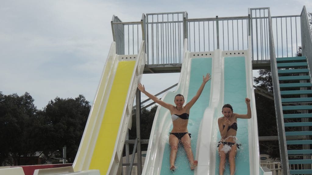 camping water park hérault