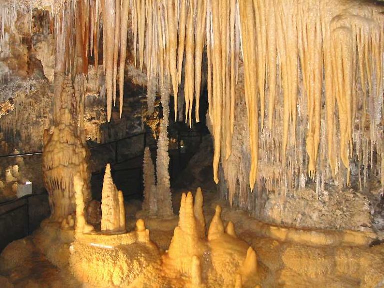 Camping Sommières Près De Nîmes | Domaine De Gajan : Grotte De Clamouse