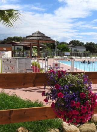 camping with pool herault