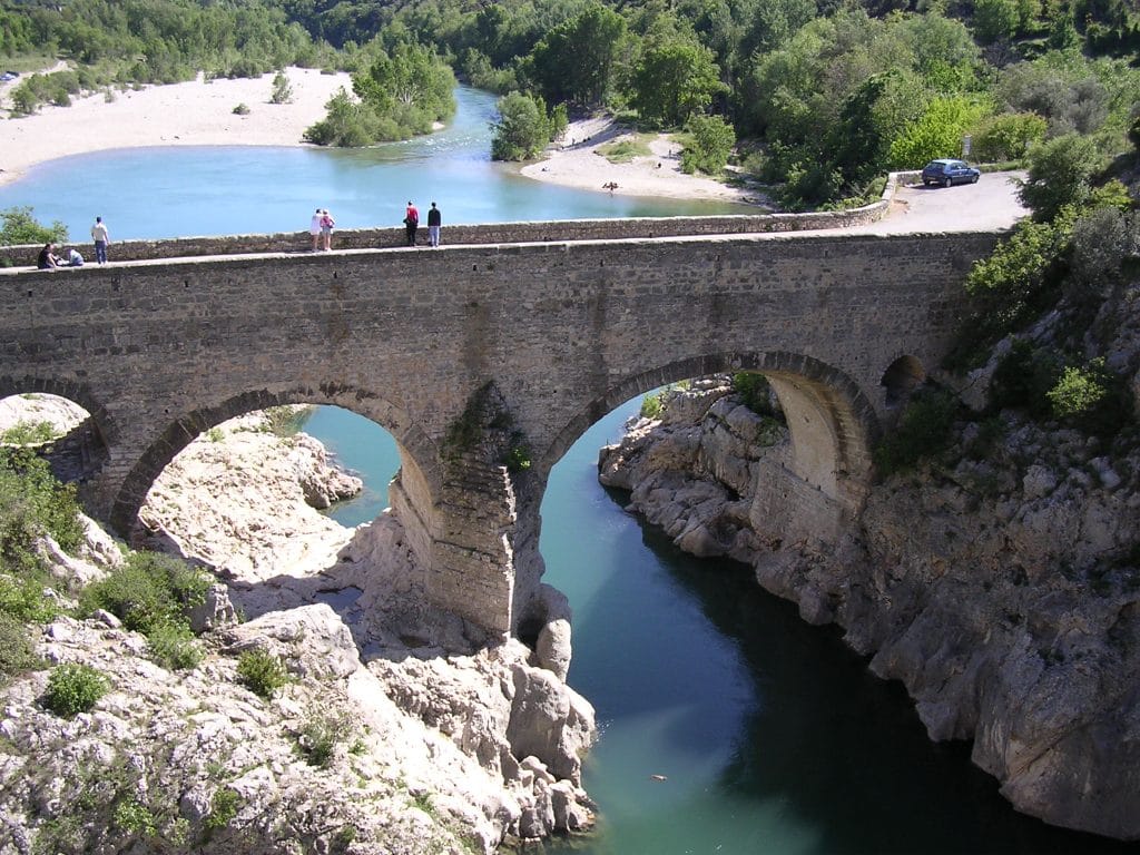Camping Sommières Près De Nîmes | Domaine De Gajan : Le Pont Du Diable