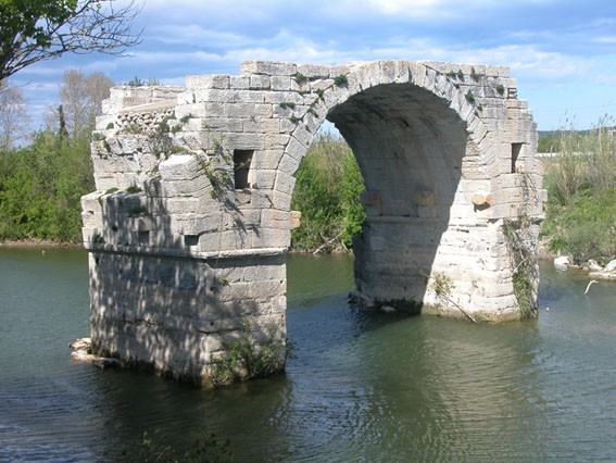 Camping Sommières Près De Nîmes | Domaine De Gajan : Site Archeologique Ambrussum