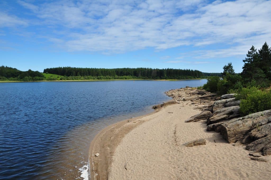 Camping Sommières Près De Nîmes | Domaine De Gajan : Baignade Lac Herault