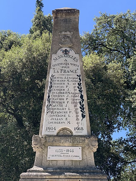 Camping Près De Lunel Dans L'hérault | Domaine De Gajan : Wc Monument Morts Sussargues